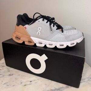 On Cloud Cloudflyer Shoes Size 7 US Womens Gently worn pink white